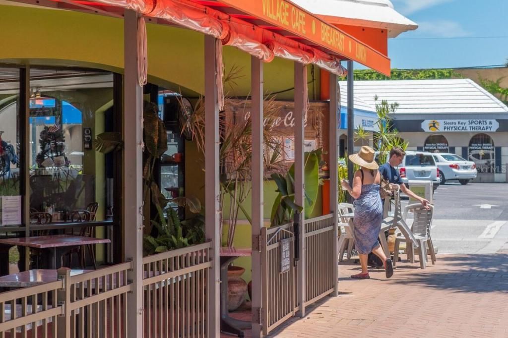 84 Avenida Veneccia, Unit 202 & 203, Sarasota, FL 34242 Photo