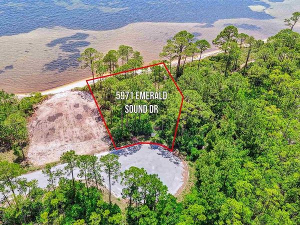 5971 Emerald Sound Dr, Gulf Breeze, FL 32563