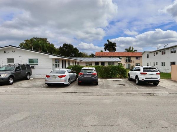 101 SE 4th Ave, Unit 1-7, Hallandale Beach, FL 33009