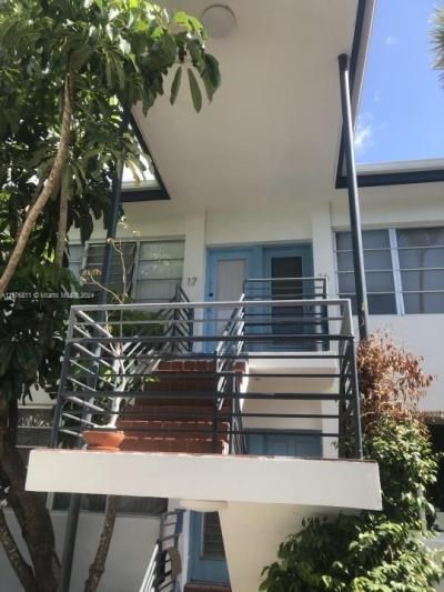 4720 Pine Tree Dr, Unit 17, Miami Beach, FL 33140 Photo