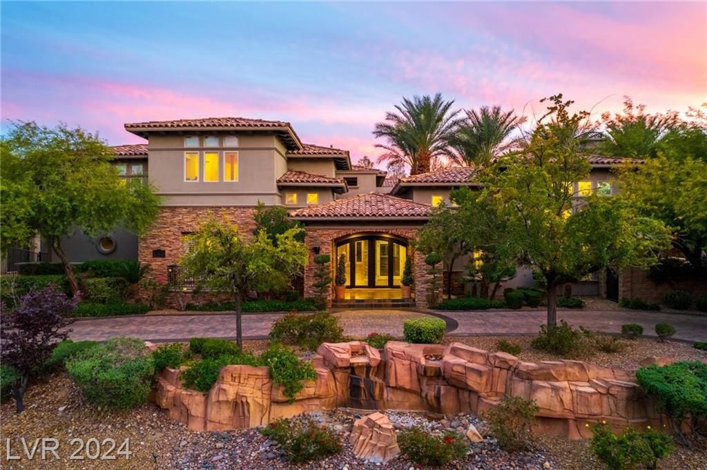 5 Wood Creek Court, Las Vegas, NV 89141