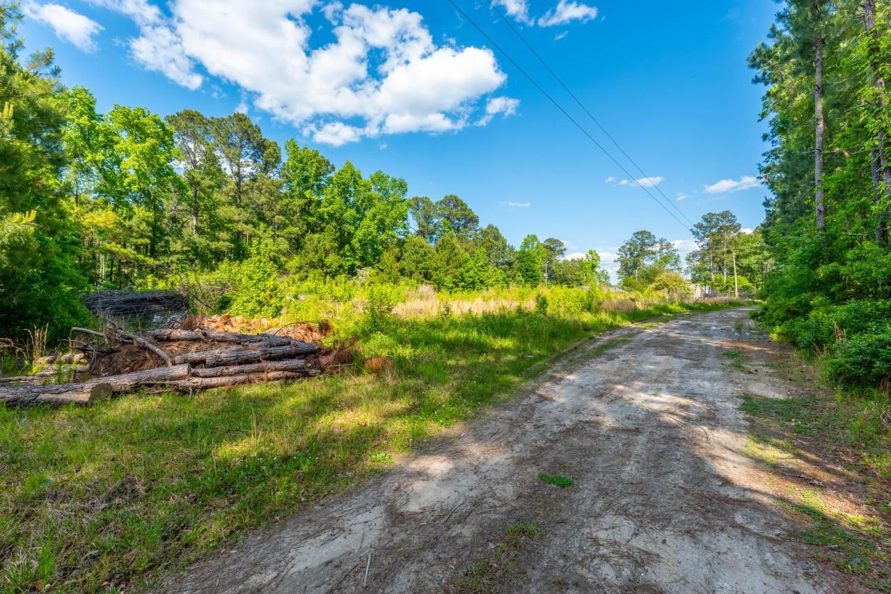 1099 Jedburg Road Photo 10