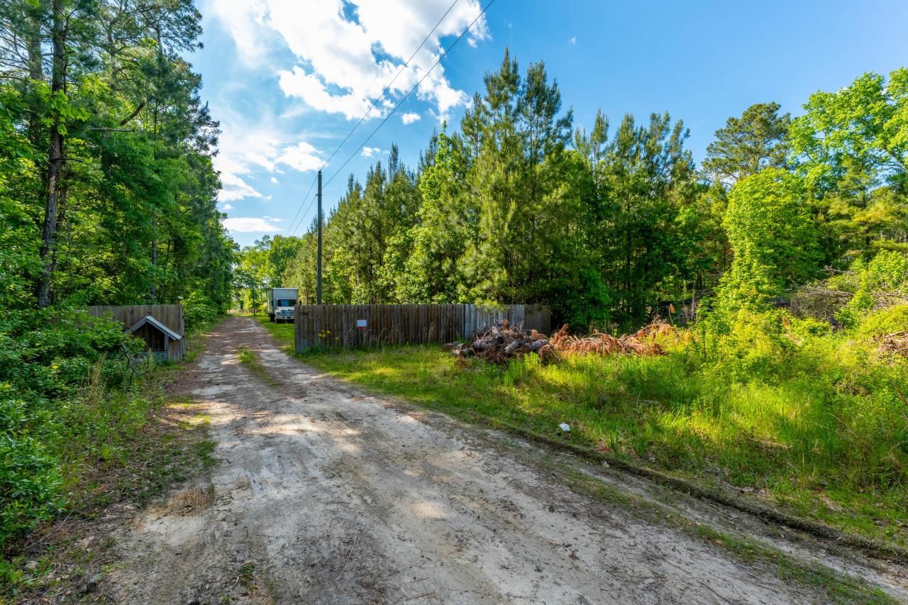 1099 Jedburg Road Photo 11