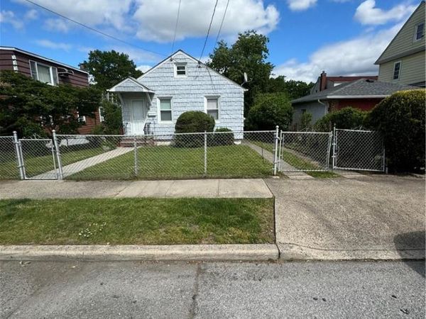 46 1st Street, Elmont, NY 11003