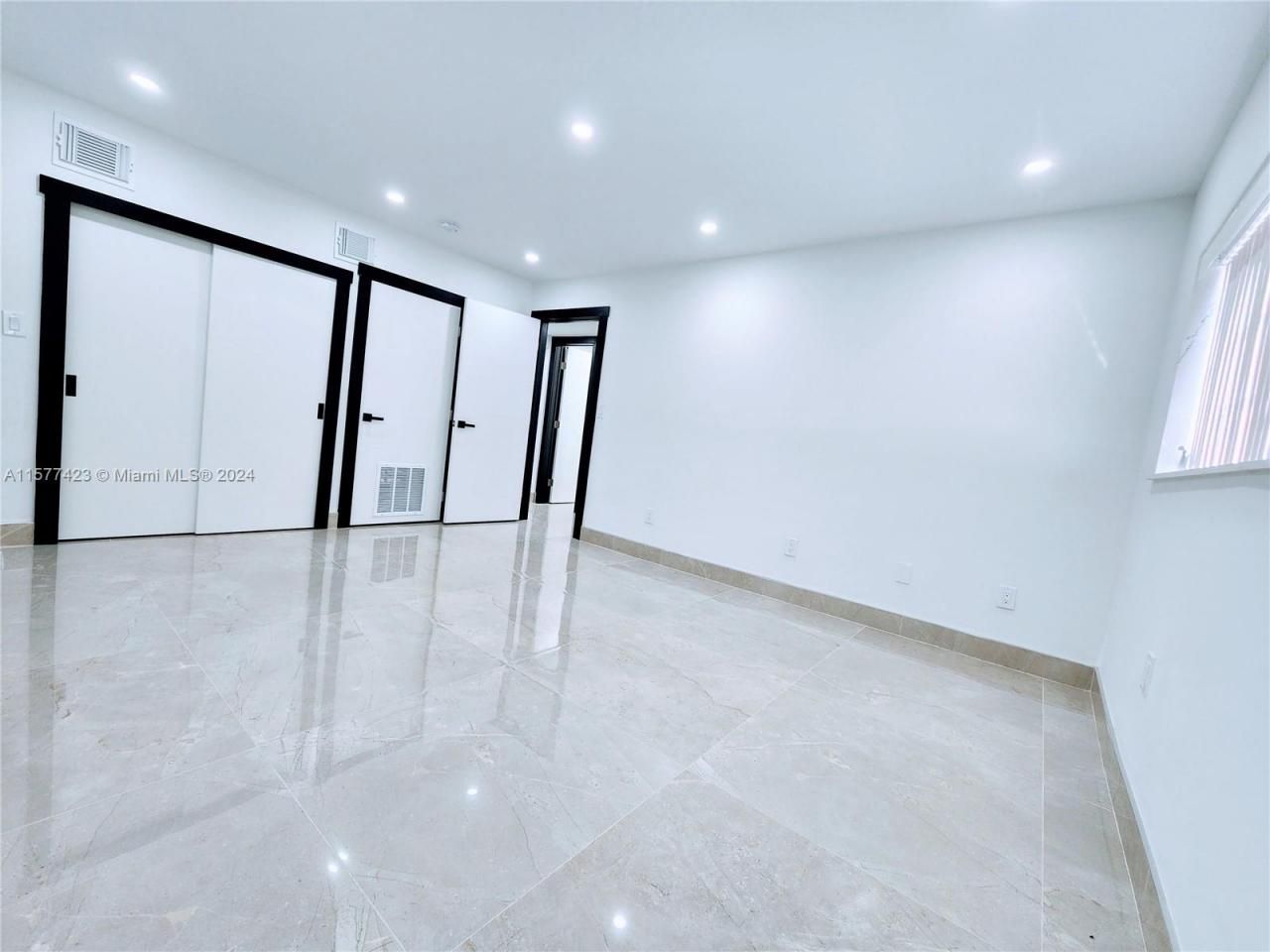 11930 NE 19th Dr, Unit 3, North Miami, FL 33181 Photo