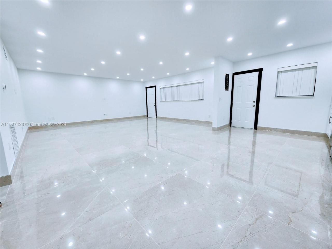 11930 NE 19th Dr, Unit 3, North Miami, FL 33181 Photo