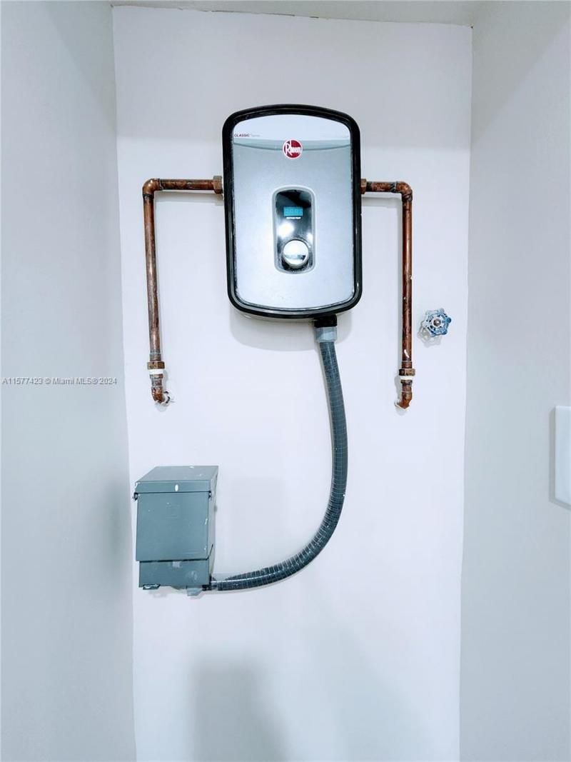 11930 NE 19th Dr, Unit 3, North Miami, FL 33181 Photo