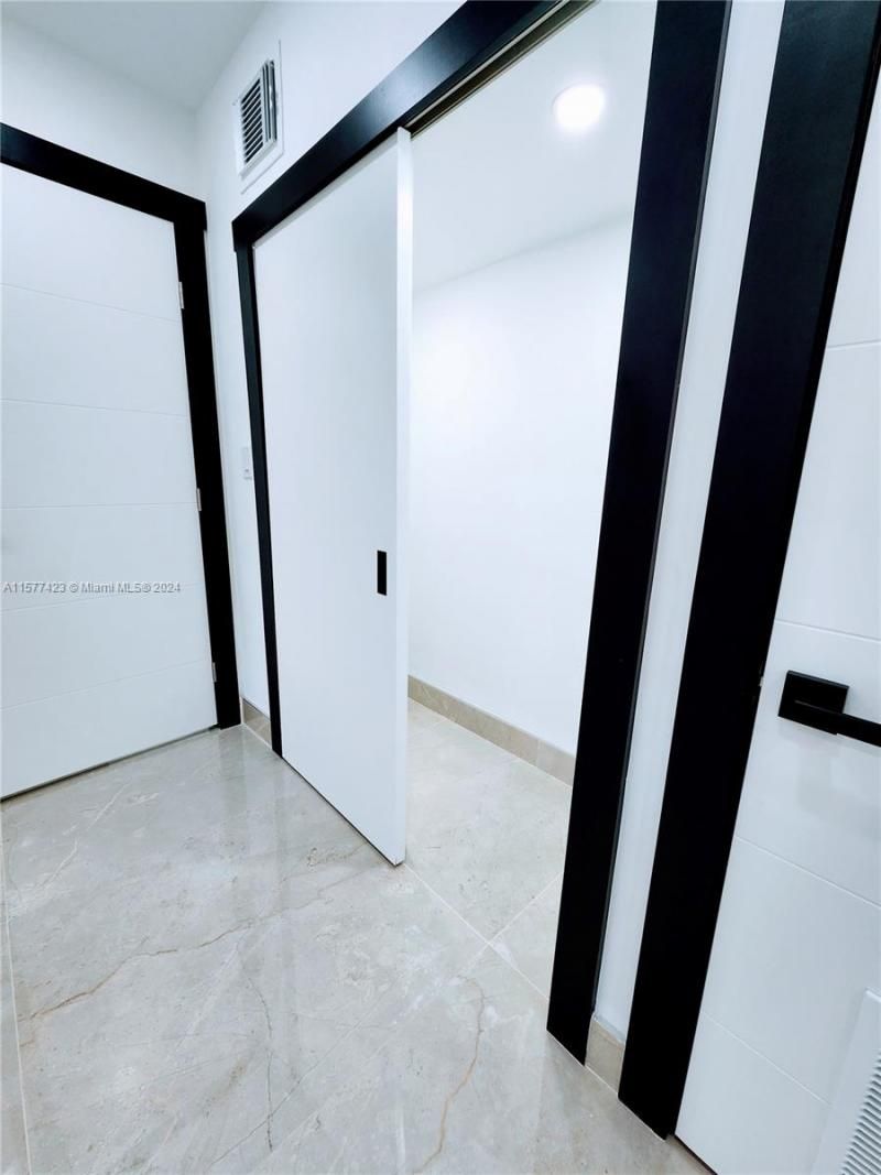 11930 NE 19th Dr, Unit 3, North Miami, FL 33181 Photo