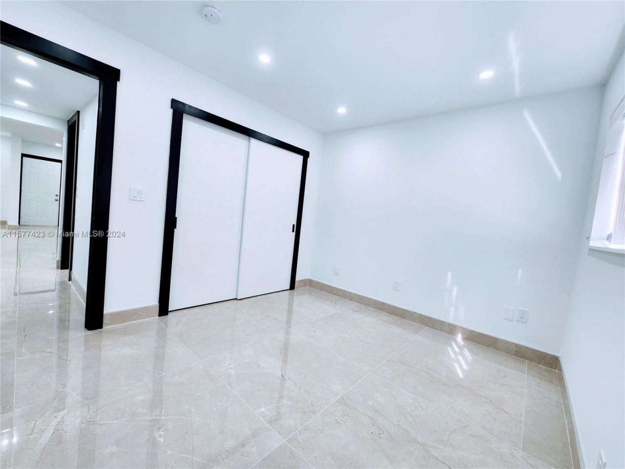 11930 NE 19th Dr, Unit 3, North Miami, FL 33181 Photo