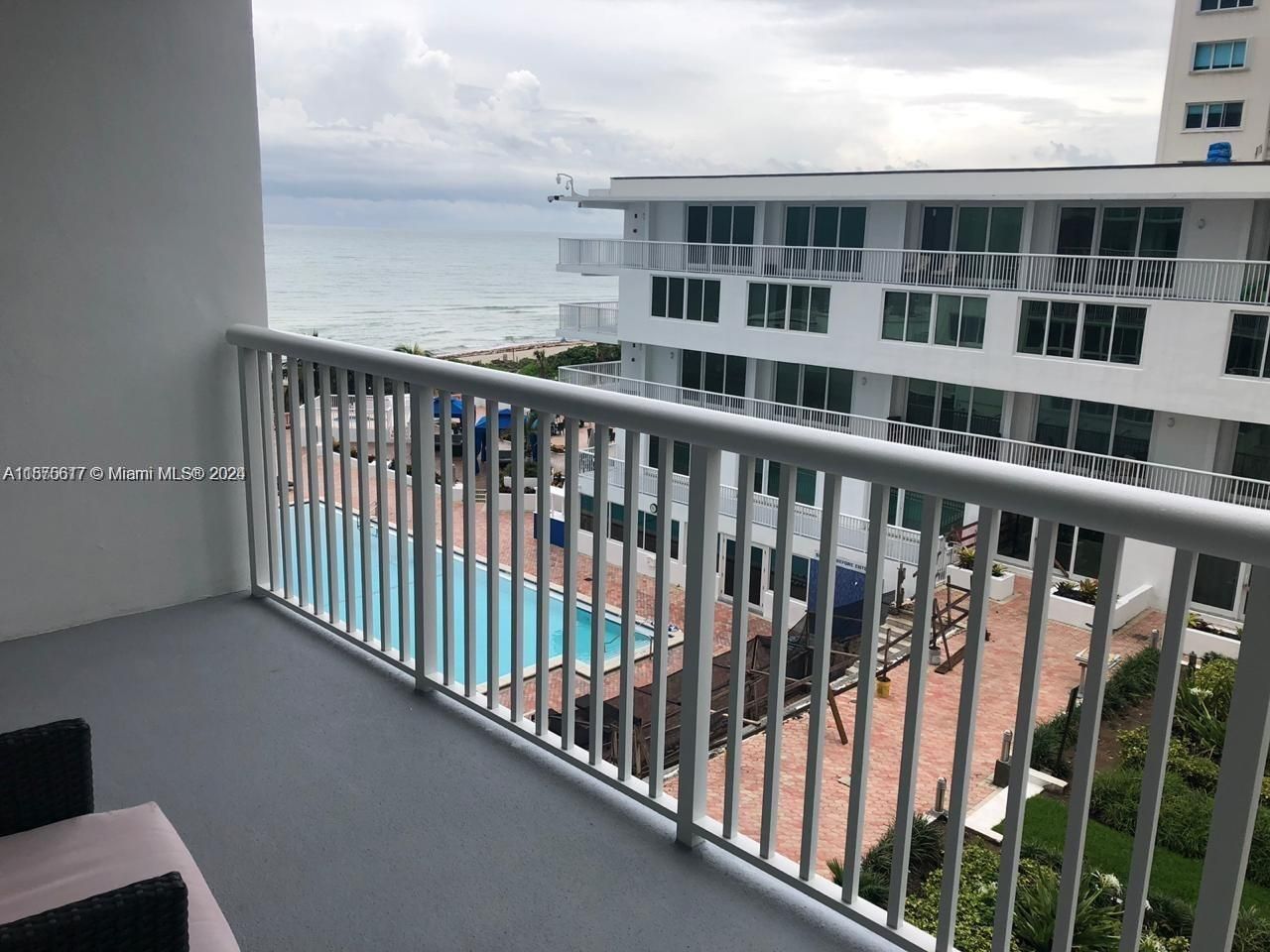 5401 Collins Ave, Unit 410, Miami Beach, FL 33140 Photo