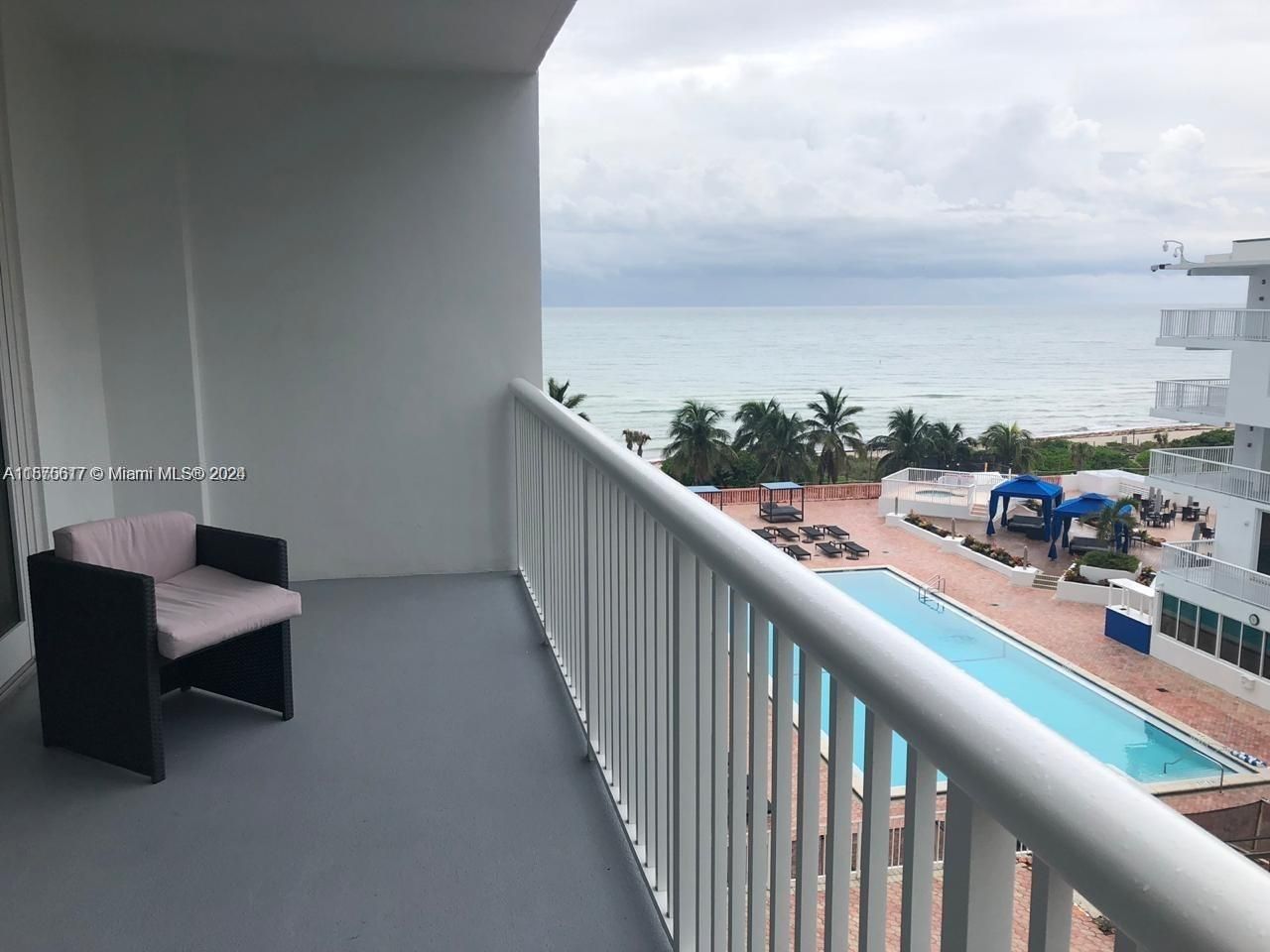 5401 Collins Ave, Unit 410, Miami Beach, FL 33140 Photo