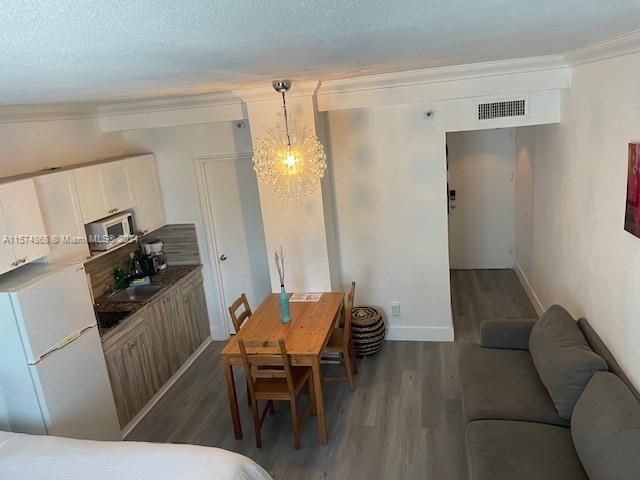 6345 Collins Ave, Unit 437, Miami Beach, FL 33141 Photo