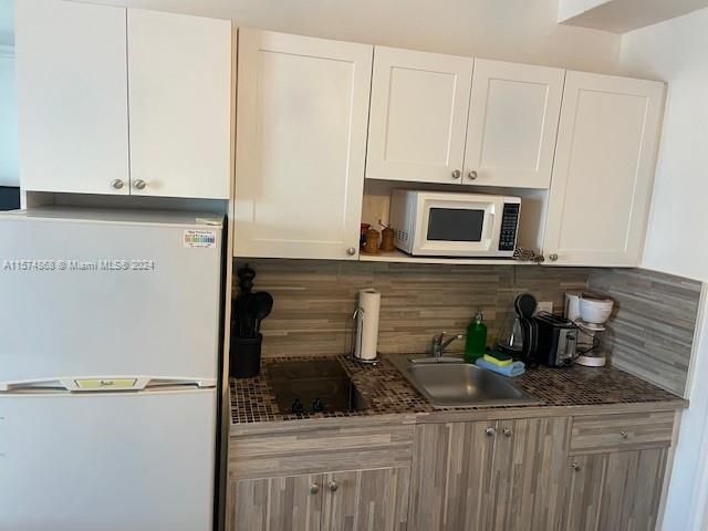 6345 Collins Ave, Unit 437, Miami Beach, FL 33141 Photo