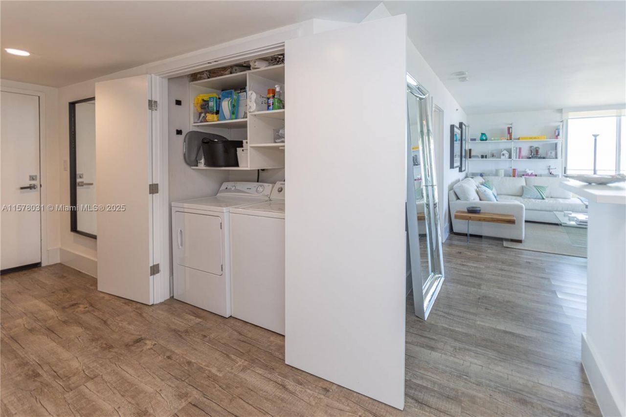 90 Alton Rd, Unit 1411, Miami Beach, FL 33139 Photo