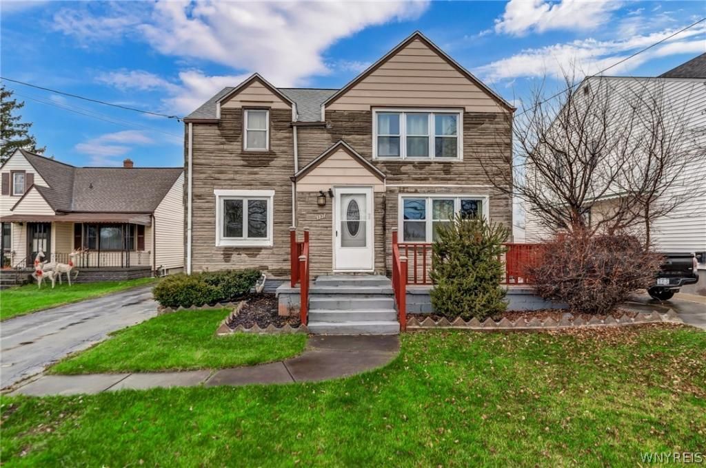 336 Beach Road, Buffalo, NY 14225 Main Photo