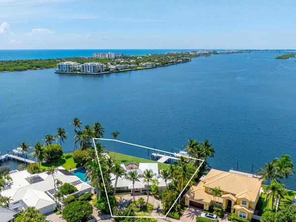 8026 Flagler Court, West Palm Beach, FL 33405