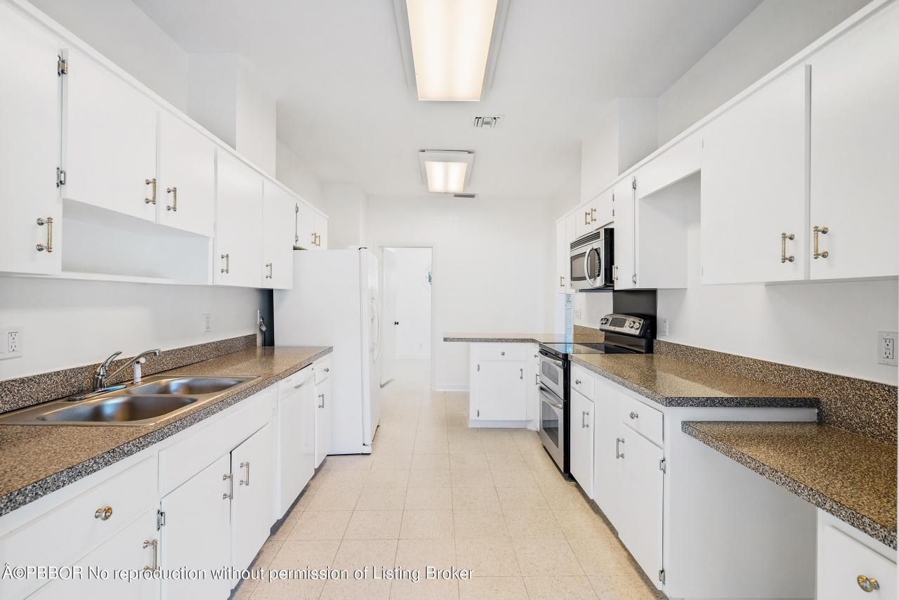 210 Russlyn Drive, West Palm Beach, FL 33405 Photo