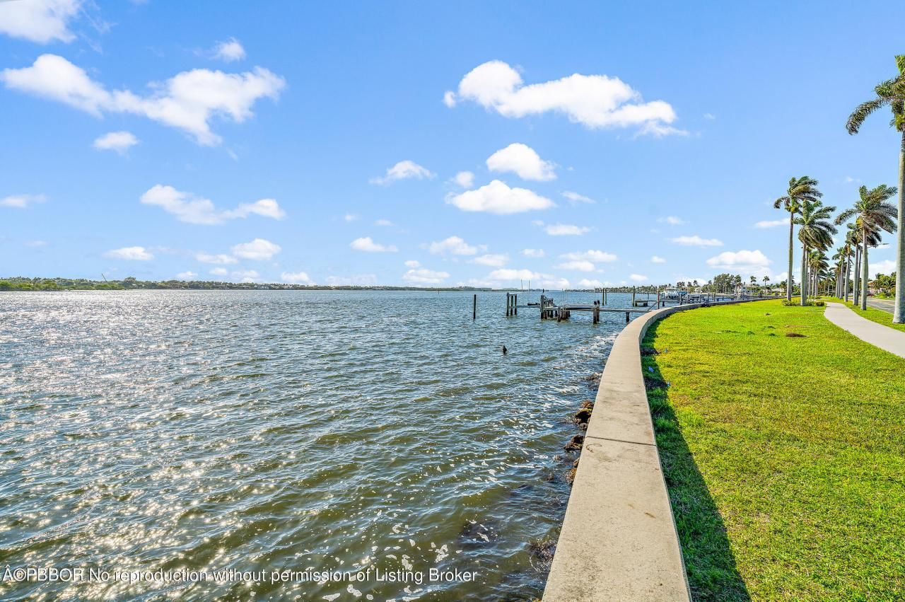 210 Russlyn Drive, West Palm Beach, FL 33405 Photo