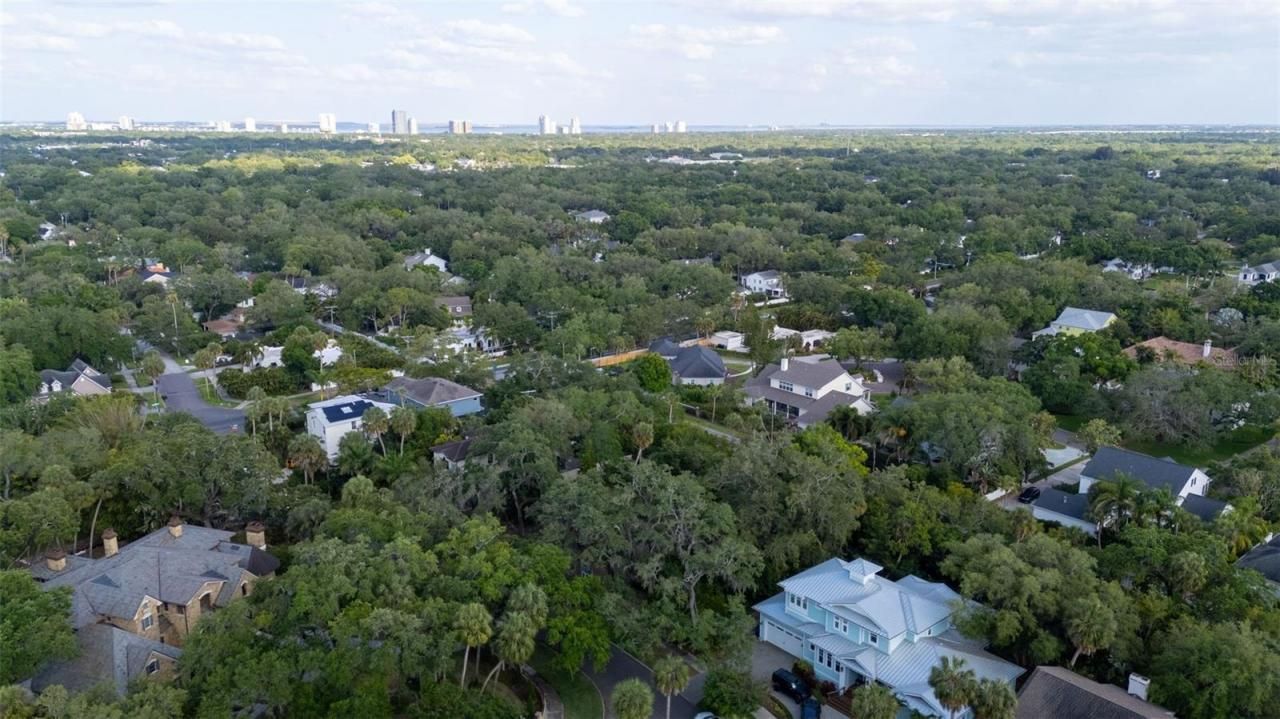 4806 W Beachway Drive, Tampa, FL 33609 Photo