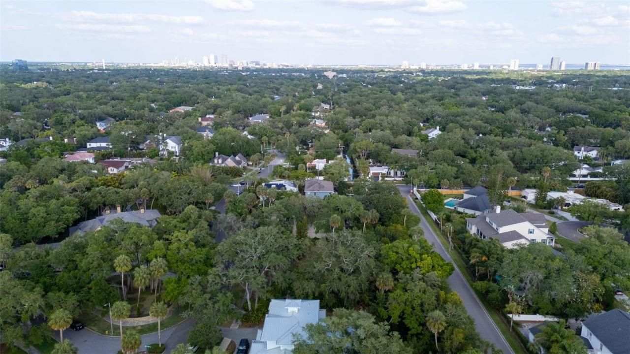 4806 W Beachway Drive, Tampa, FL 33609 Photo