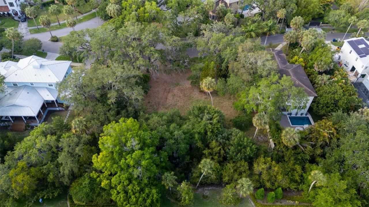 4806 W Beachway Drive, Tampa, FL 33609 Photo