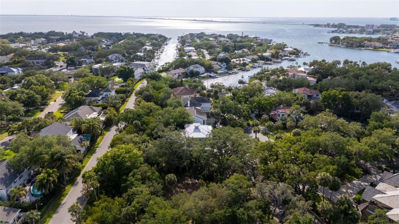 4806 W Beachway Drive, Tampa, FL 33609 Photo