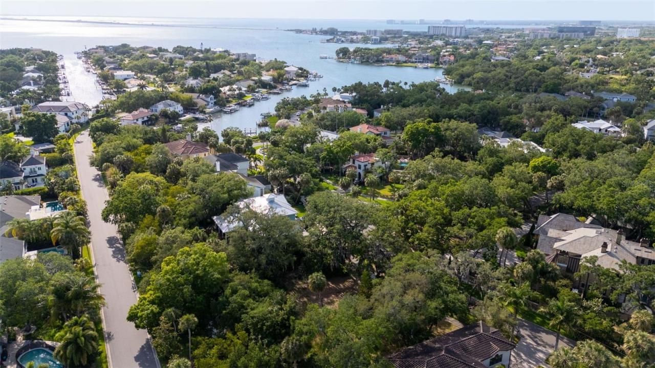 4806 W Beachway Drive, Tampa, FL 33609 Photo
