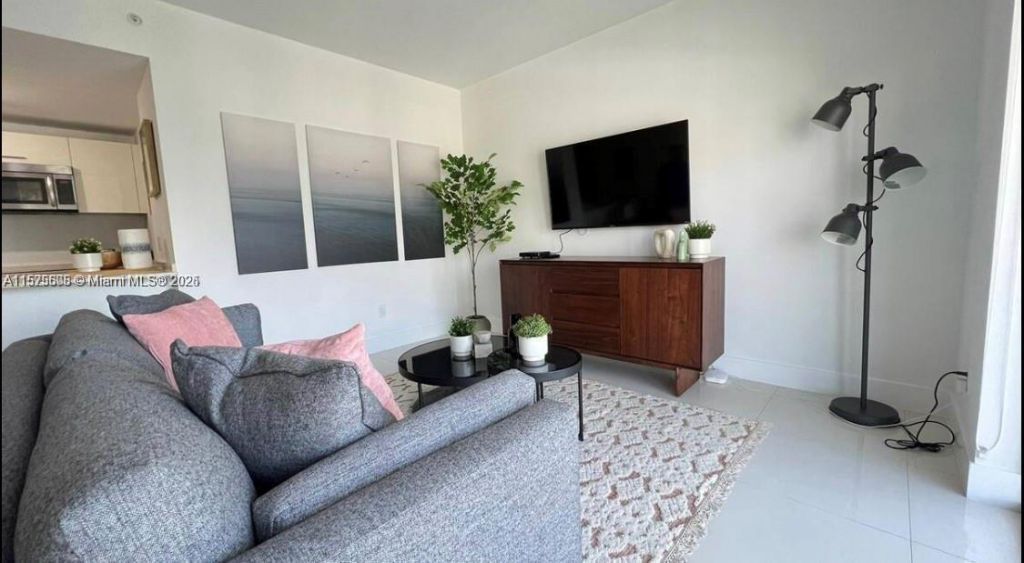 1300 Brickell Bay Dr, Unit 3400, Miami, FL 33131 Photo