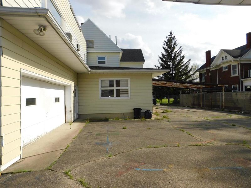 608 W High Street, Piqua, OH 45356 Photo 3