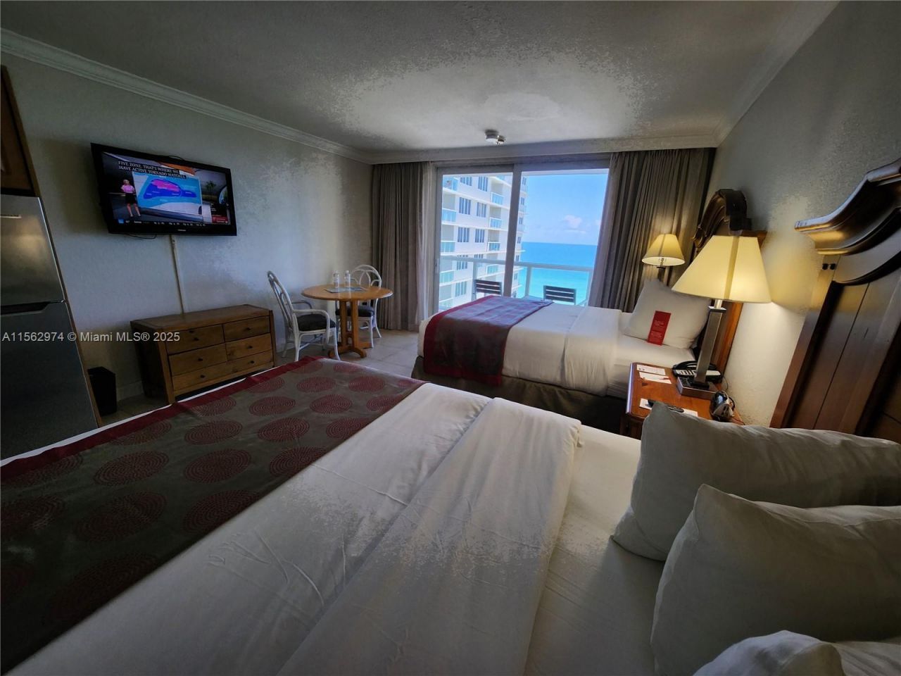 19201 Collins Ave, Unit 846, Sunny Isles Beach, FL 33160 Photo