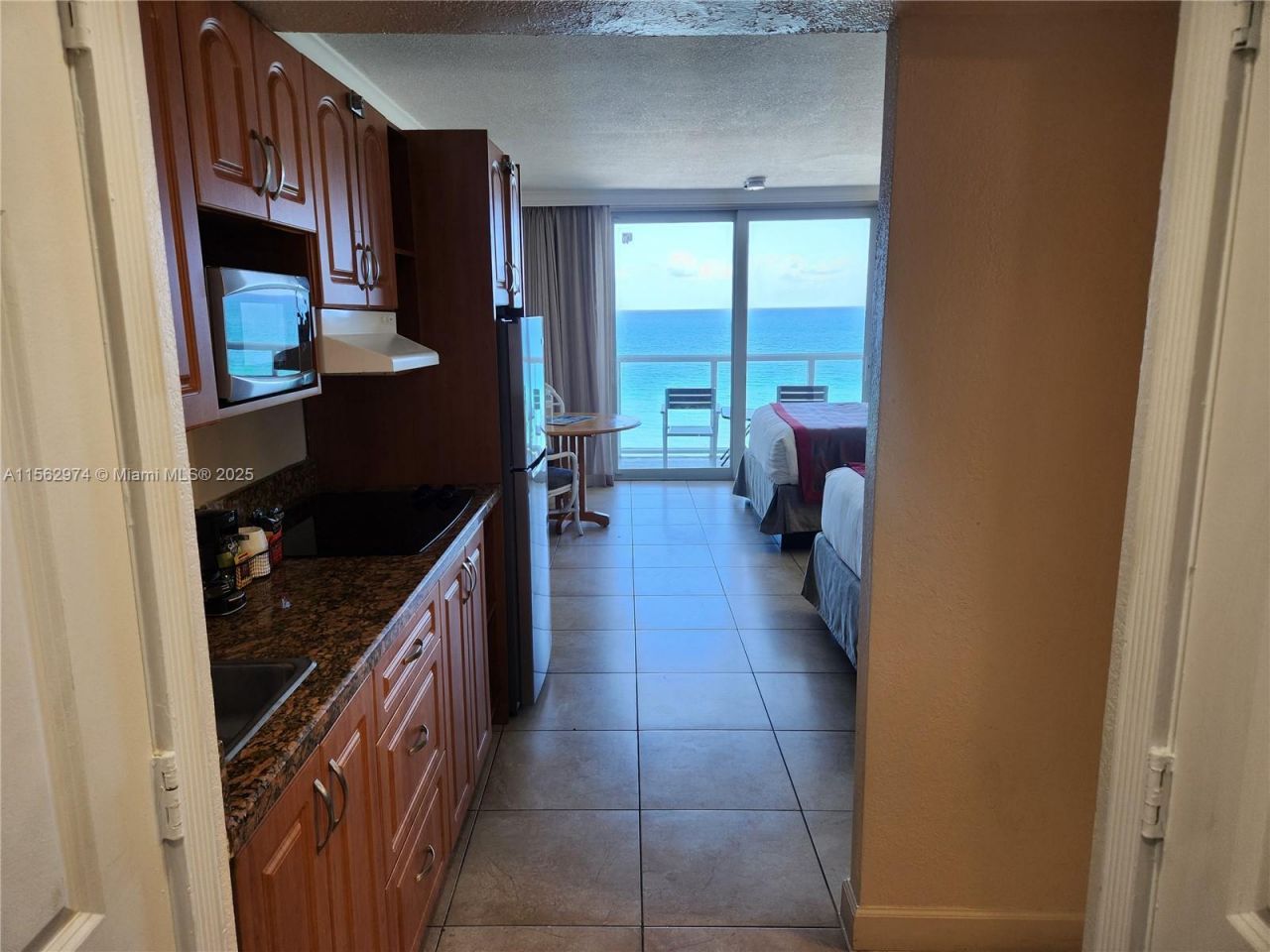 19201 Collins Ave, Unit 846, Sunny Isles Beach, FL 33160 Photo