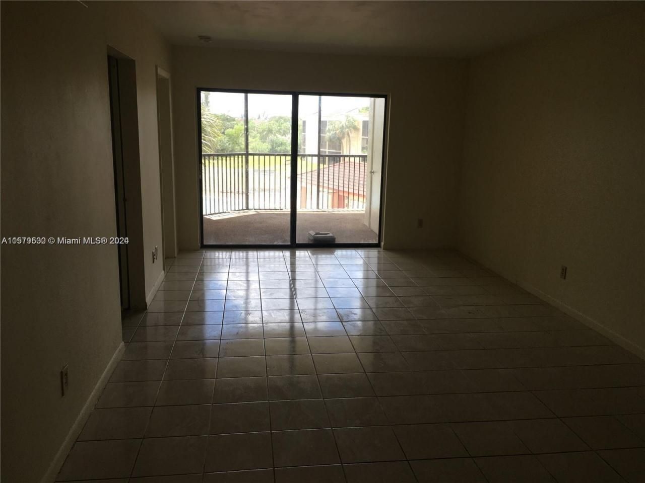 3396 Foxcroft Rd, Unit 308, Miramar, FL 33025 Photo