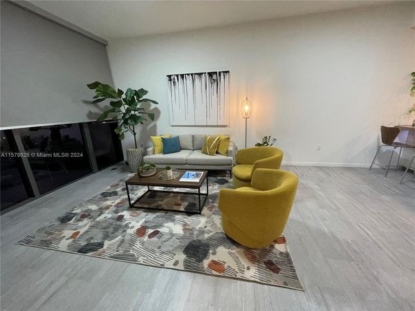 1000 Brickell Plz, Unit 1811, Miami, FL 33131