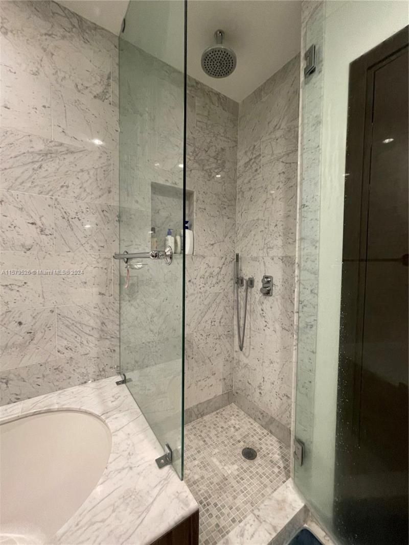 1000 Brickell Plz, Unit 1811, Miami, FL 33131 Photo