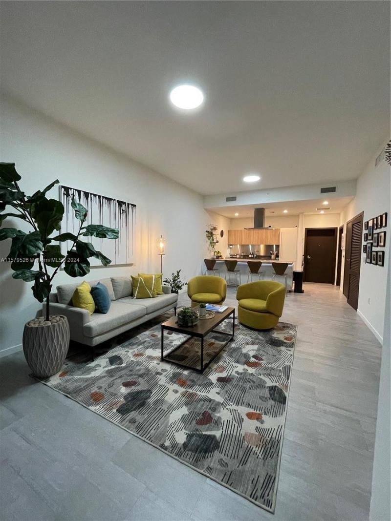 1000 Brickell Plz, Unit 1811, Miami, FL 33131 Photo