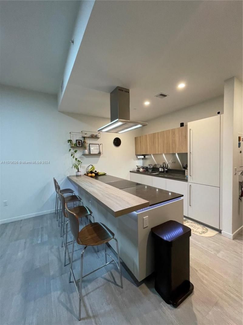 1000 Brickell Plz, Unit 1811, Miami, FL 33131 Photo