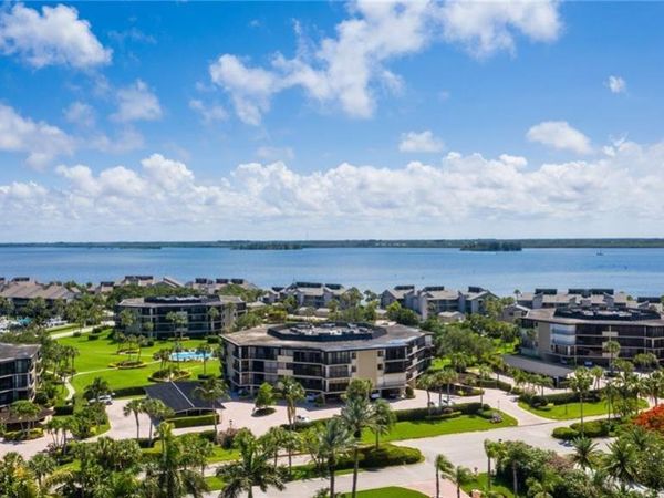 1825 Mooringline Drive, Unit 1-D, Vero Beach, FL 32963