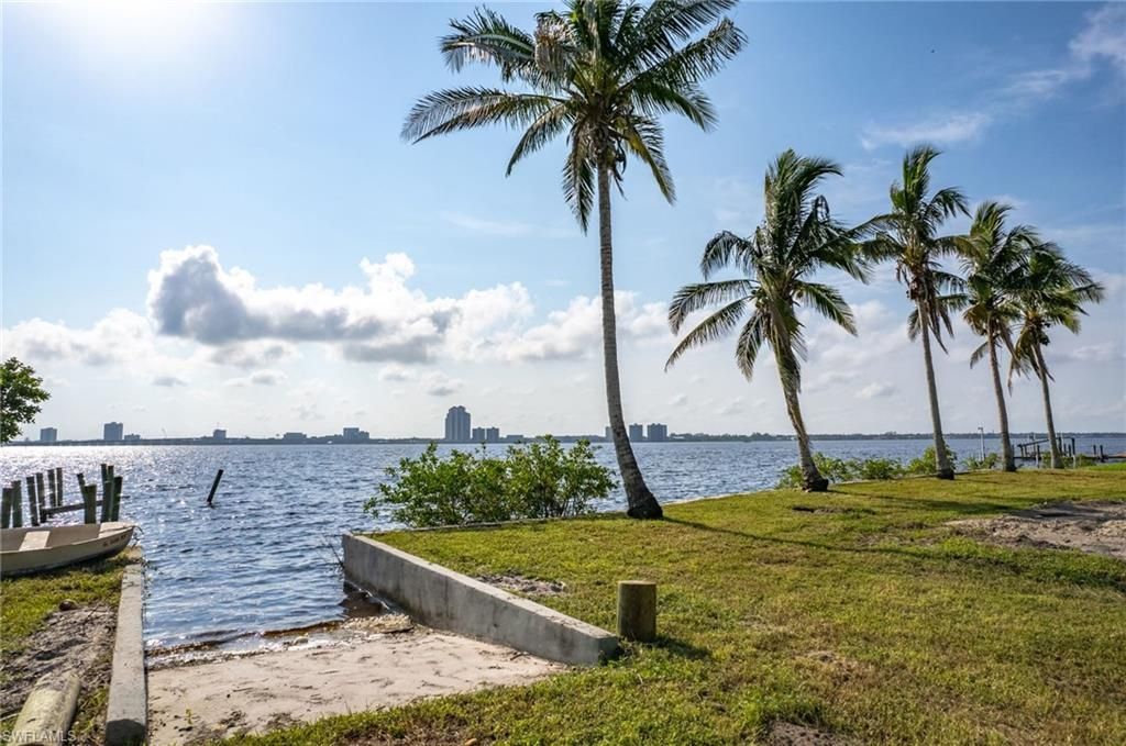 744 Overiver Dr, North Fort Myers, FL 33903 Photo