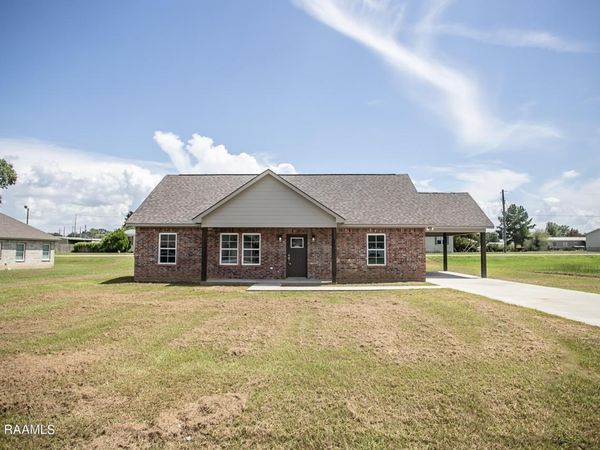 340 Sugarland Circle, Opelousas, LA 70570