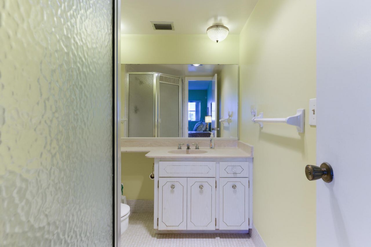 28 Yacht Club Drive, Unit 109, North Palm Beach, FL 33408 Photo