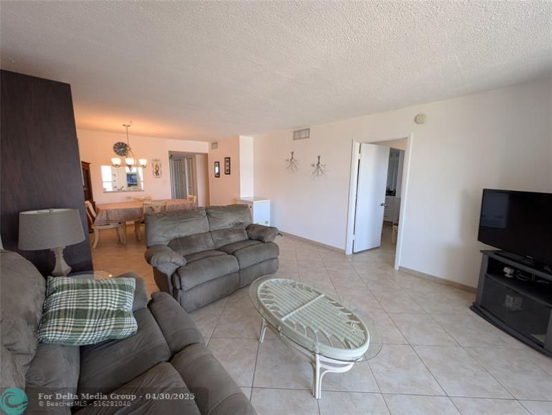1893 S Ocean Drive, Unit 405, Hallandale Beach, FL 33009 Photo