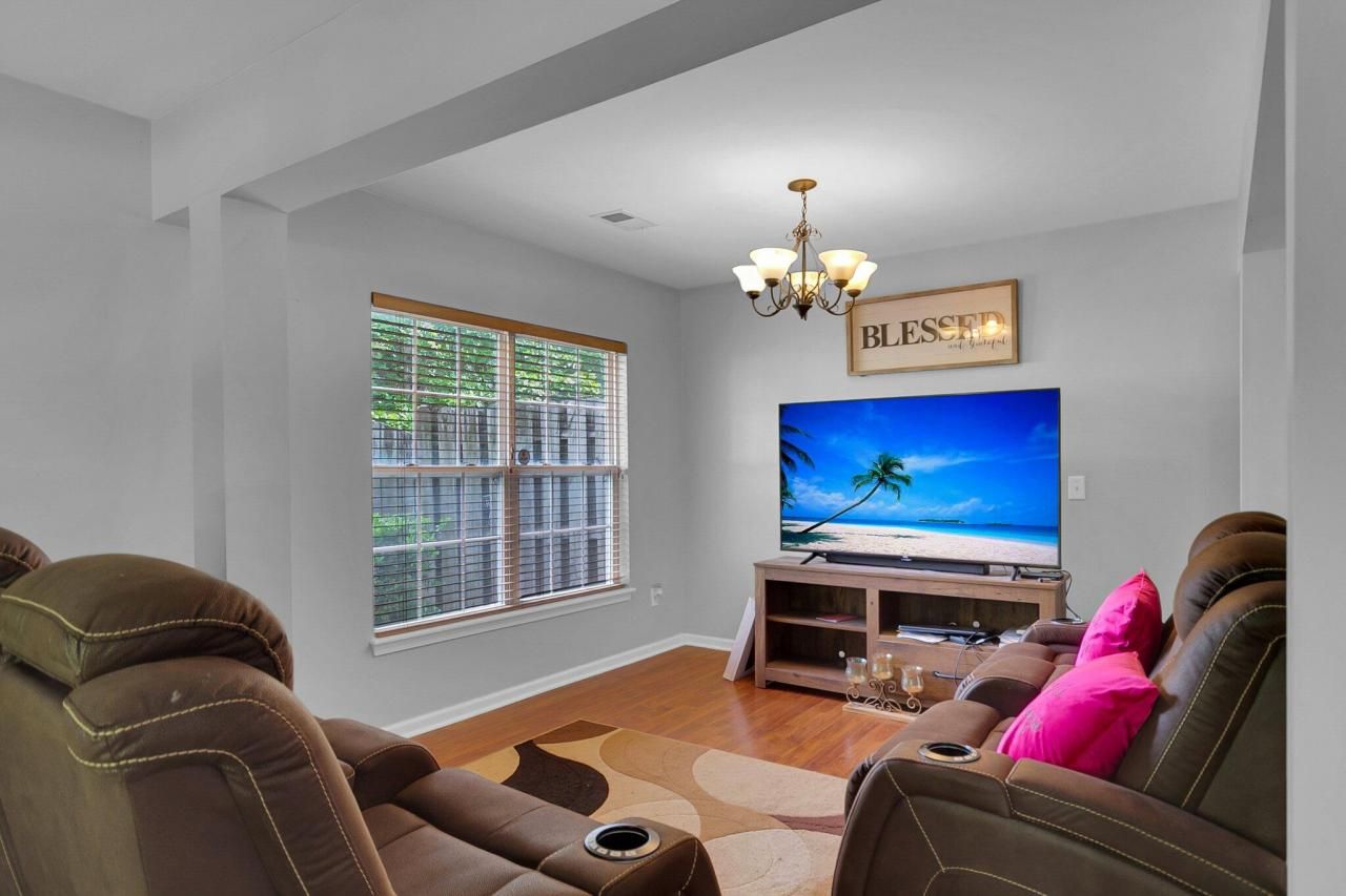 215 Breckingridge Drive Photo 6