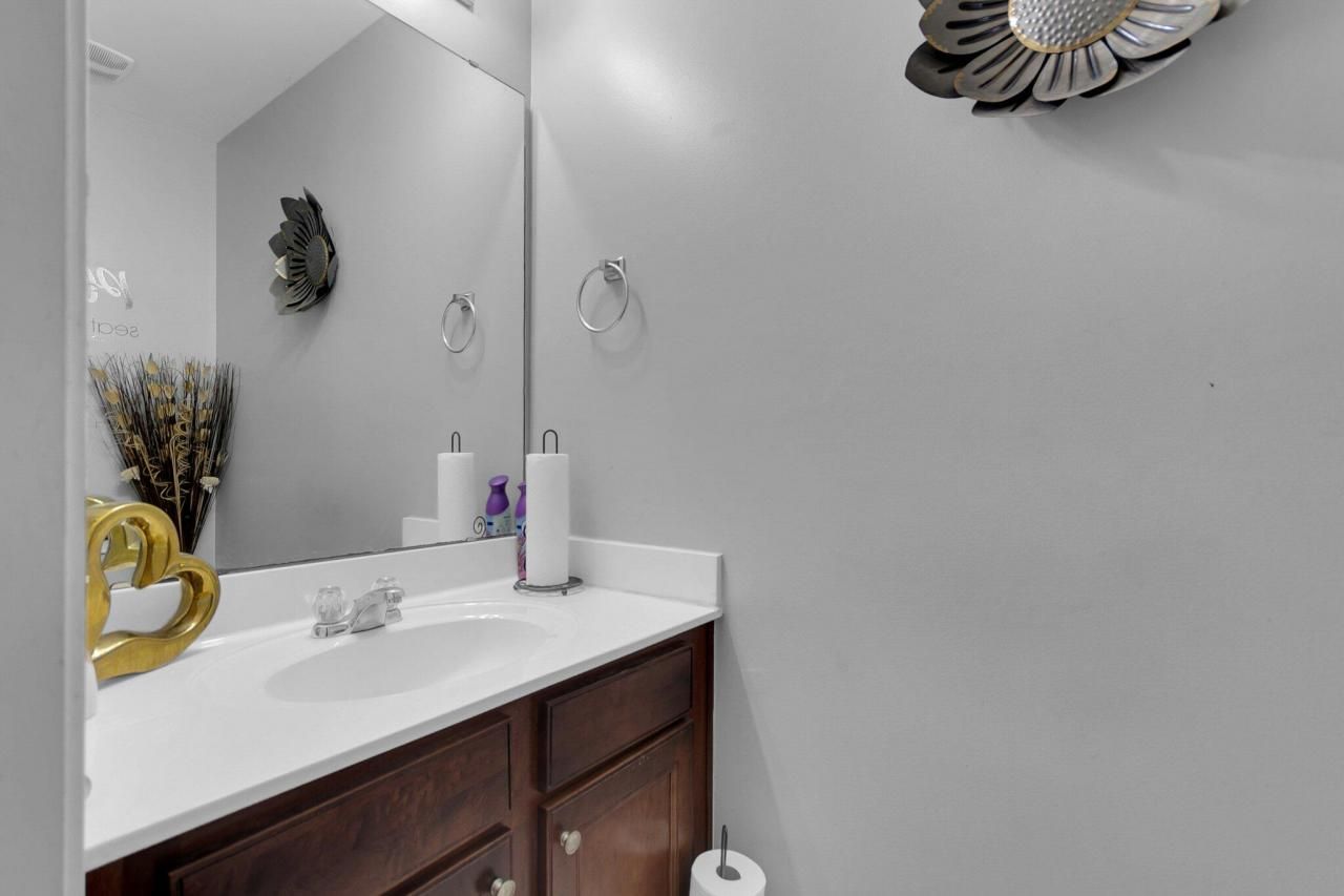 215 Breckingridge Drive Photo 9