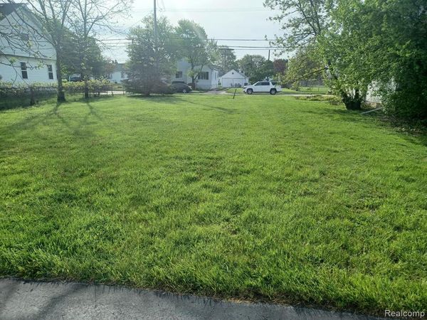 32338 CHURCH Street, Rockwood, MI 48173