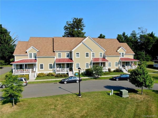 33 Firehouse Lane, Red Hook, NY 12571