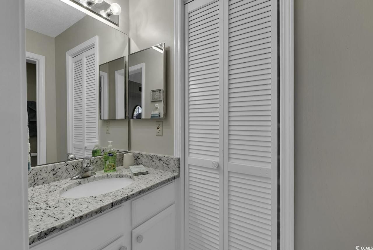 4601 Greenbriar Dr. Photo 27