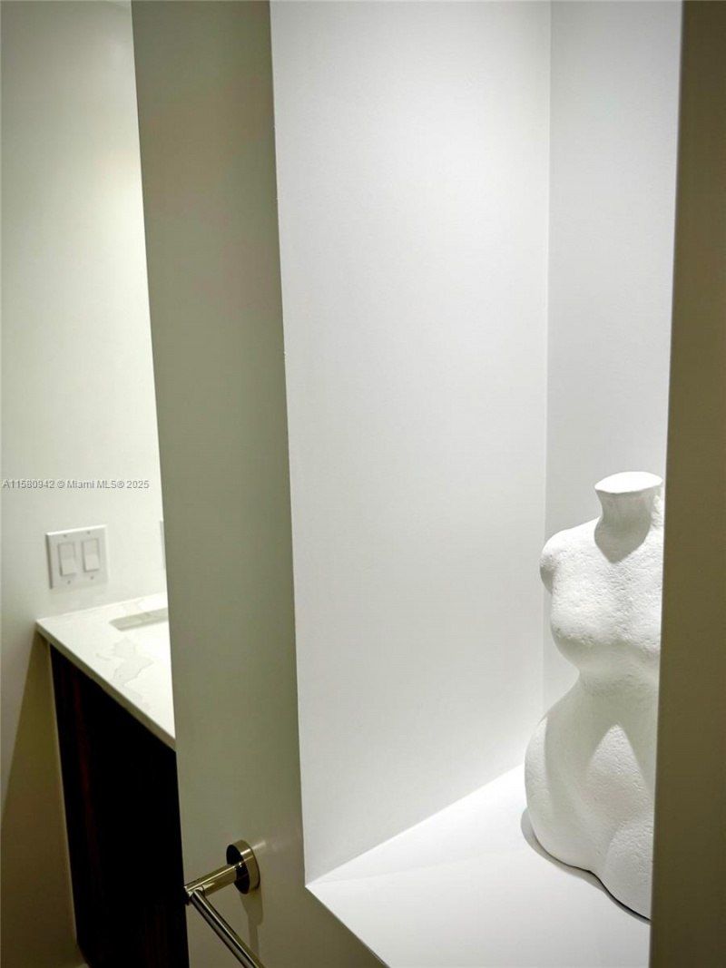 2301 Collins Ave, Unit 837, Miami Beach, FL 33139 Photo