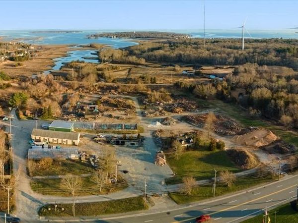 267 Huttleston Ave, Fairhaven, MA 02719