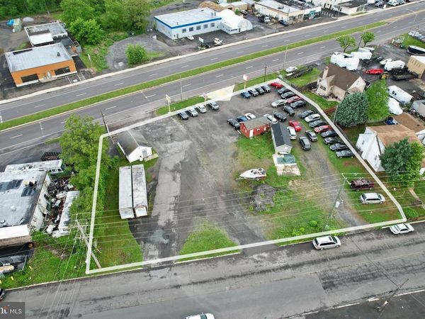 7002-7004 BRISTOL PIKE, LEVITTOWN, PA 19057