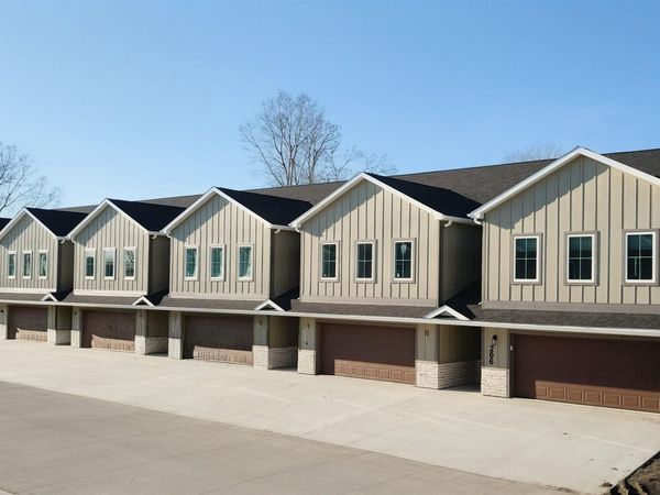 210 Stonebrook Ct., Clear Lake, IA 50428
